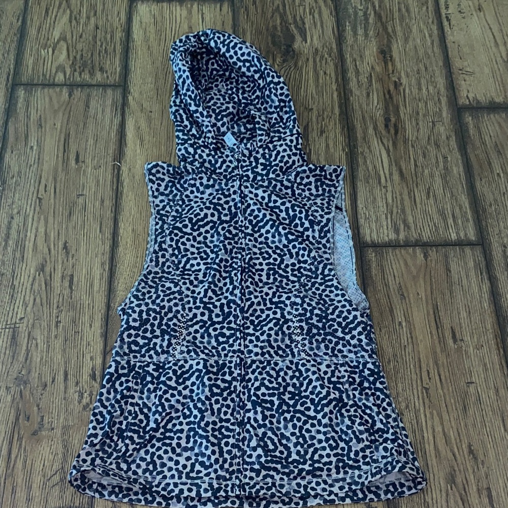 Lululemon Athletica Black and Tan Patterned Vest